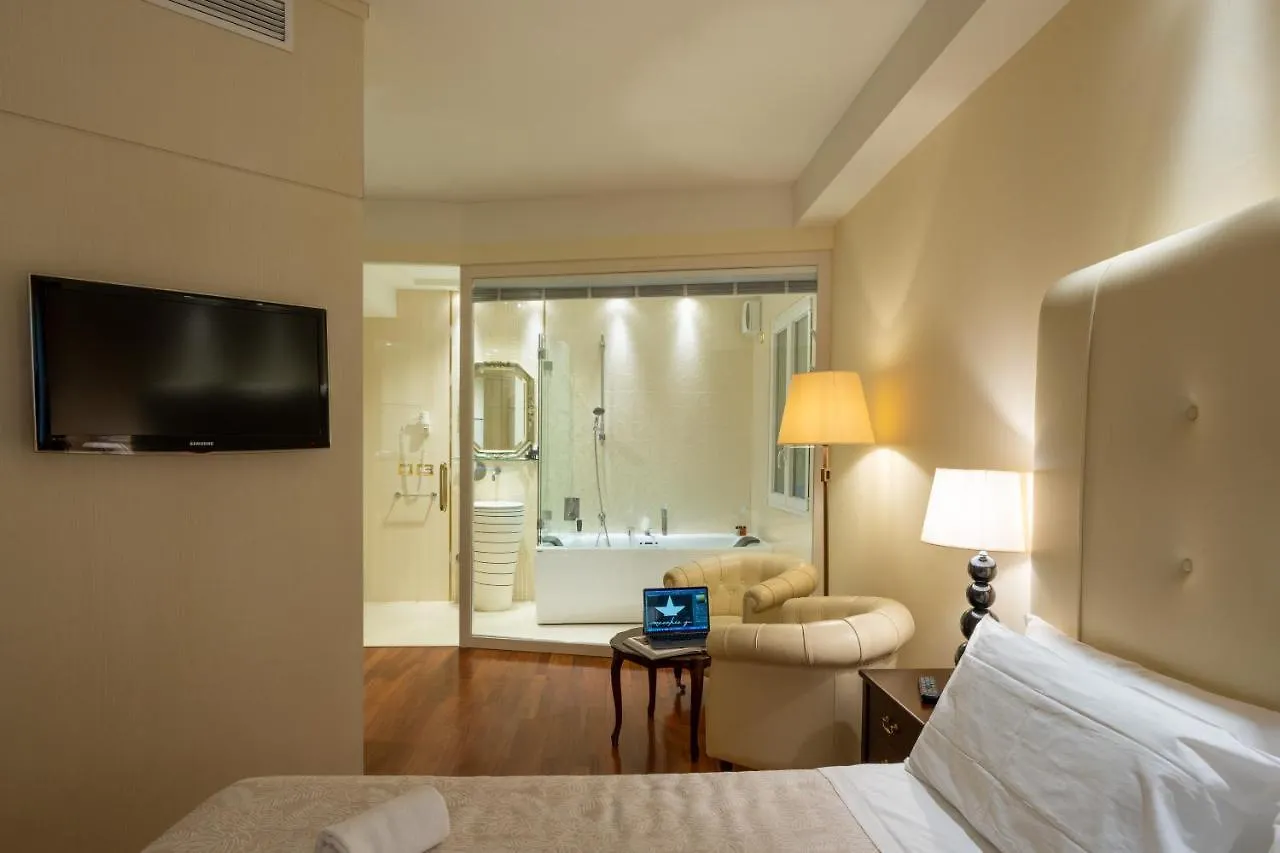 M House Hotel Milano Marittima 4*,
